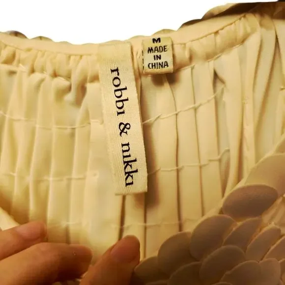 Robbi & Nikki cream peasant blouse size medium - Picture 5 of 6